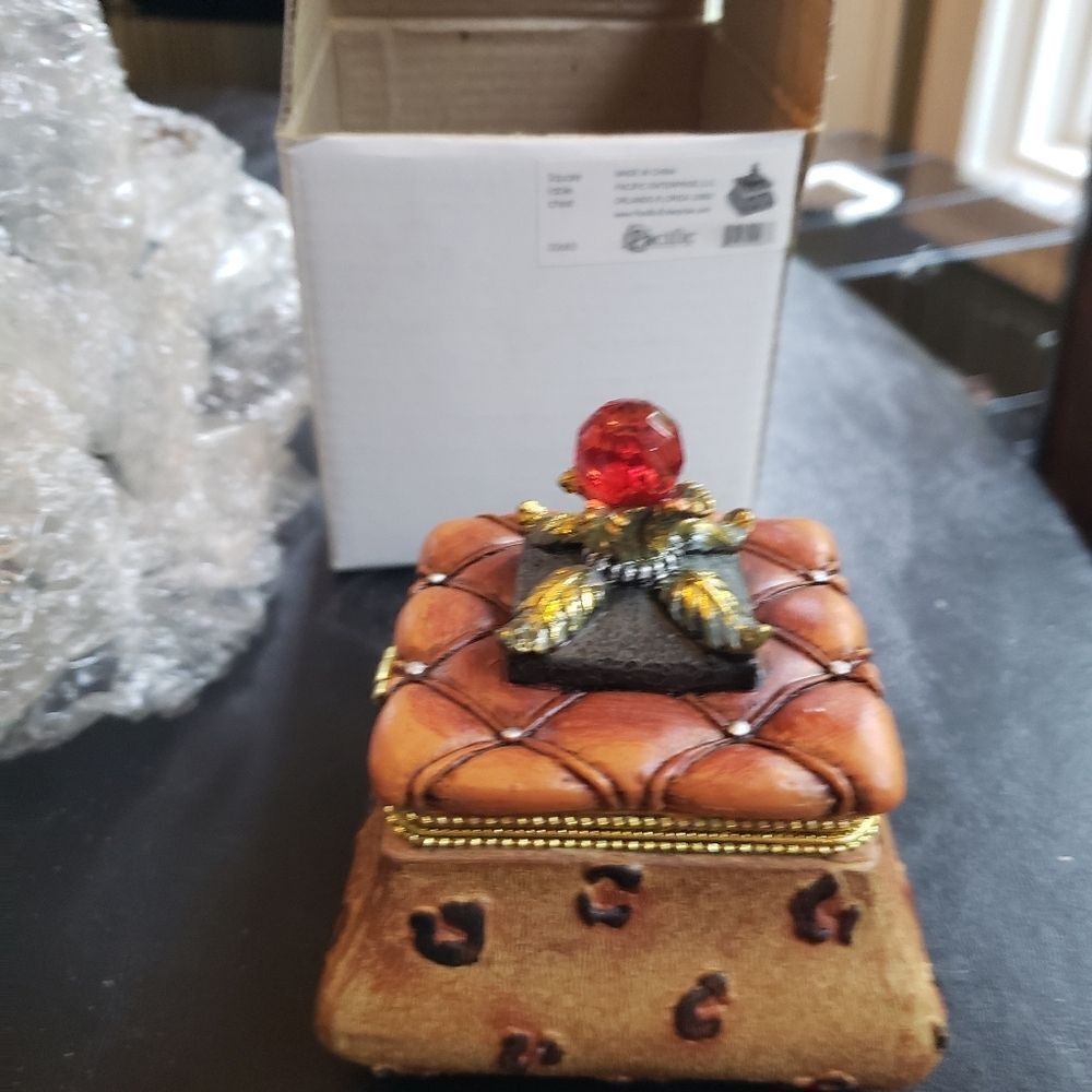 NIB Trinket Box - Picture 2 of 9
